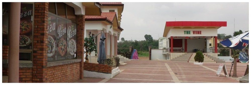 True Vine Hotel Kumasi Exterior foto